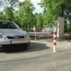 parkeerpaal met ketting 5 Antiparkeerpalen met ketting en kettingslot